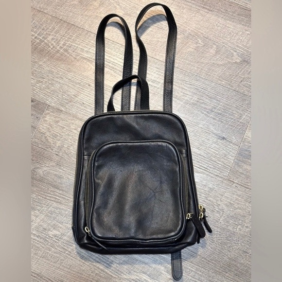 margot New York Black Leather Zip Around Backpack - Picture 1 of 3